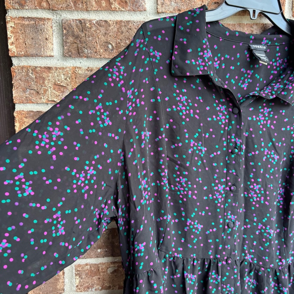 Torrid Black sheer Buttoned long sleeve Blouse high- low - Picture 4 of 7